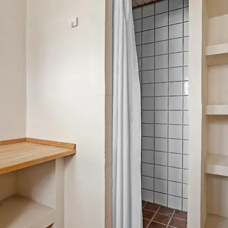 בית נופש Cozy In With Sauna בוגנזה